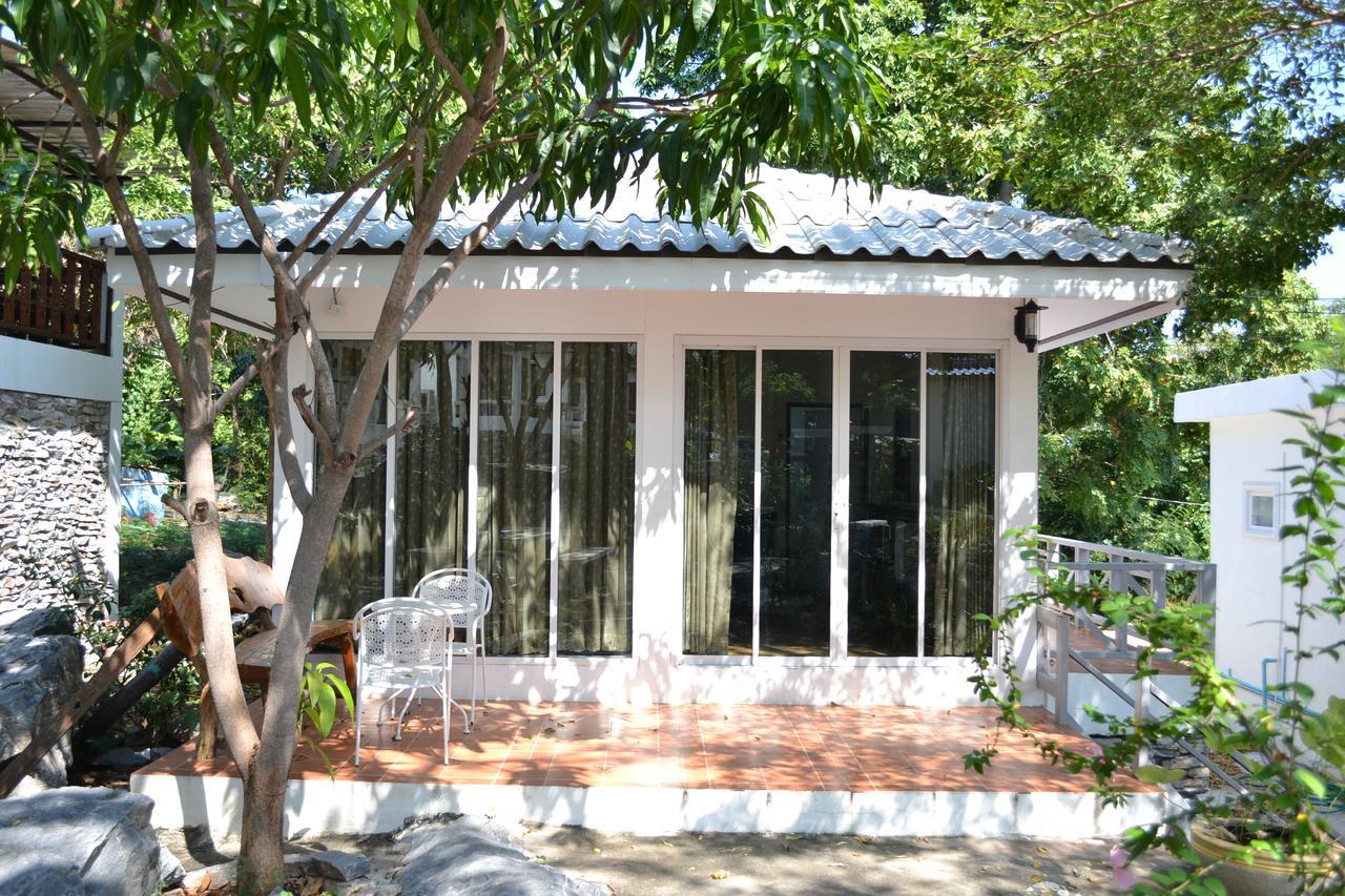 Benjaporn Bungalow Ko Si Chang Exterior photo