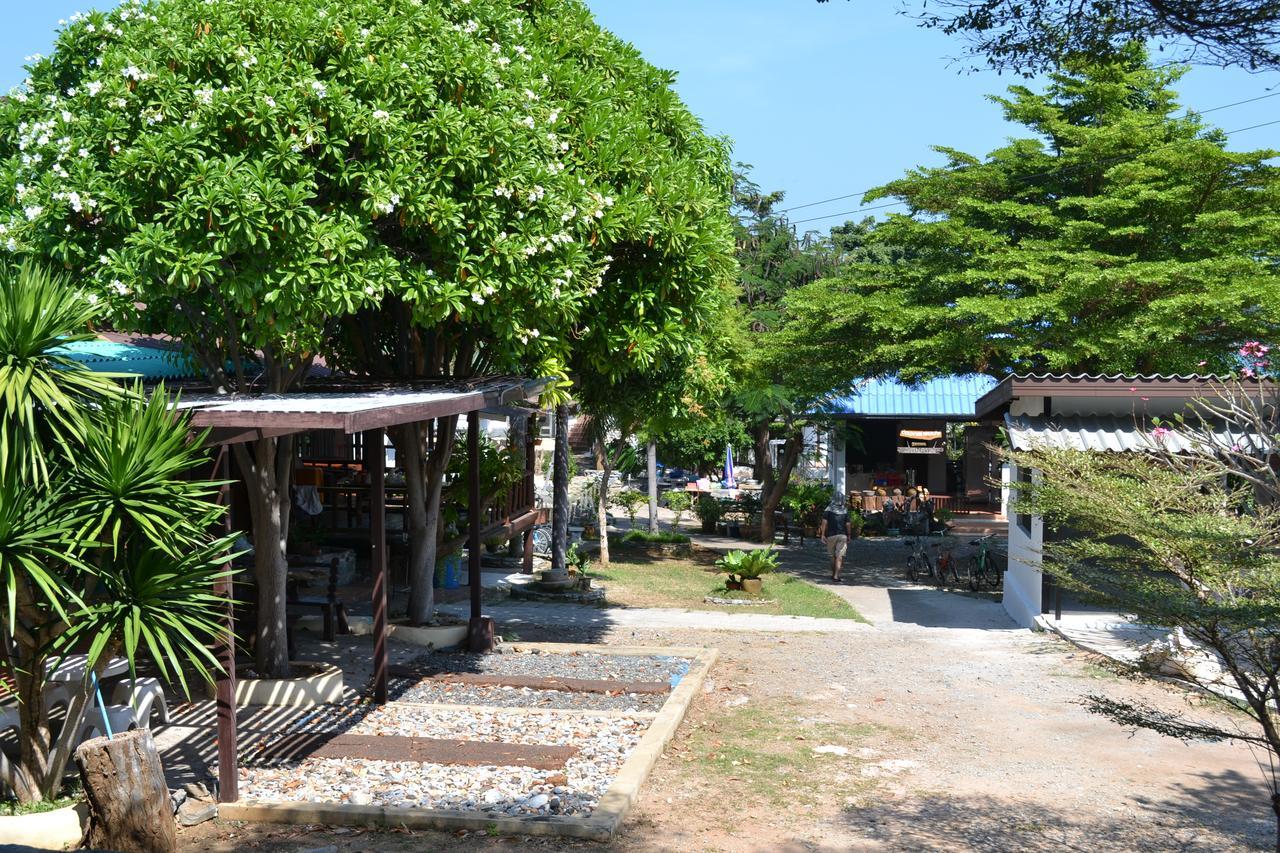 Benjaporn Bungalow Ko Si Chang Exterior photo