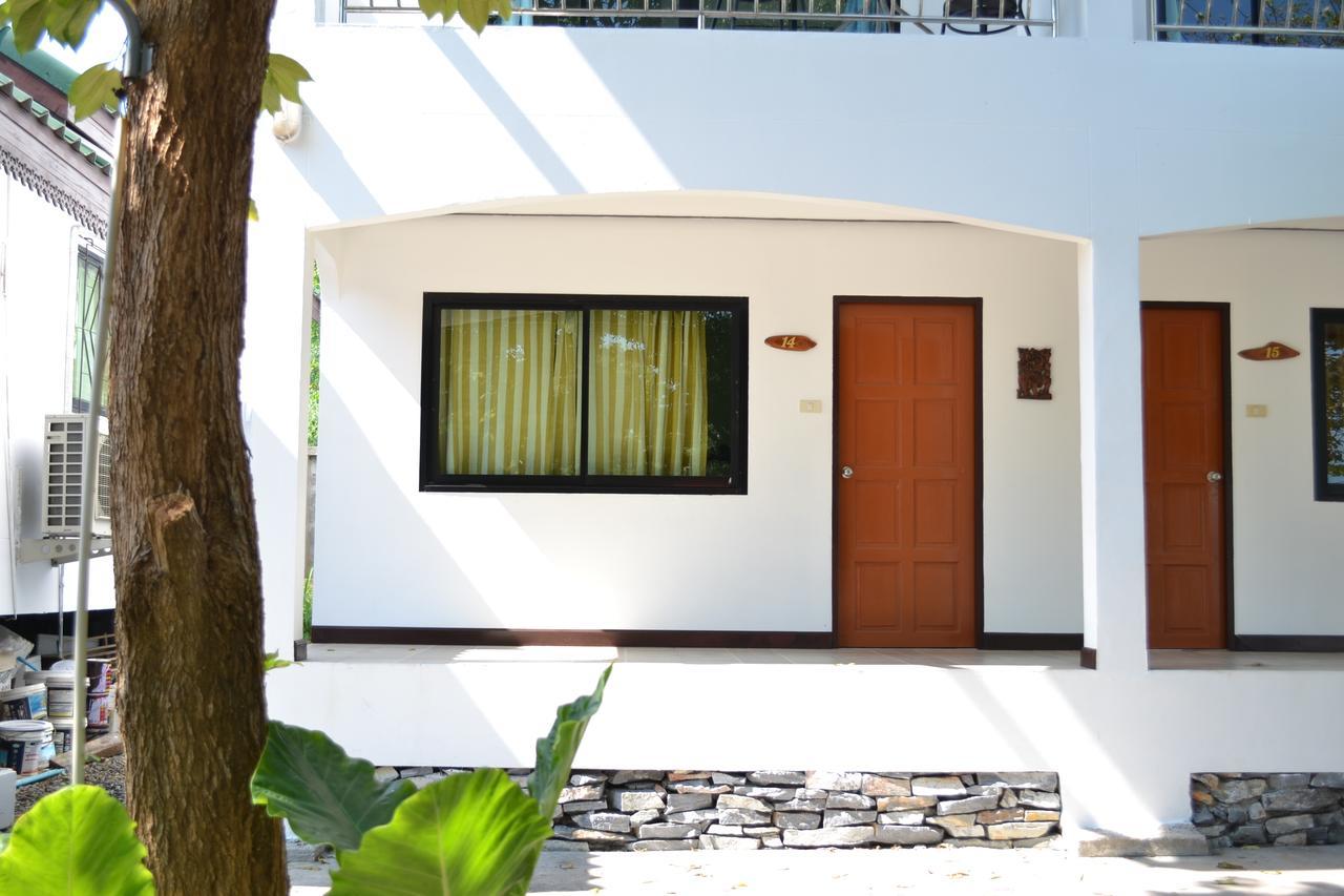 Benjaporn Bungalow Ko Si Chang Exterior photo