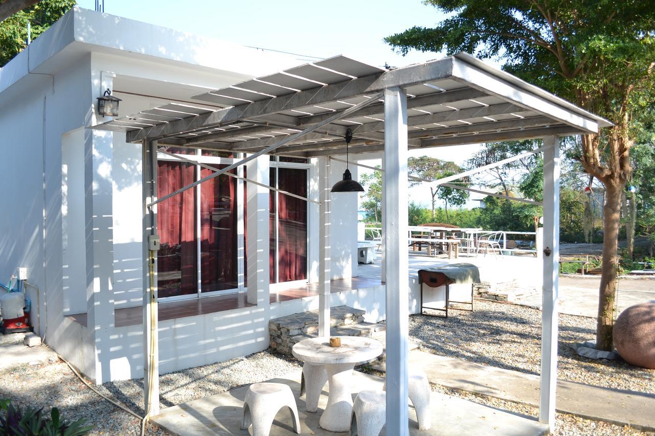 Benjaporn Bungalow Ko Si Chang Exterior photo