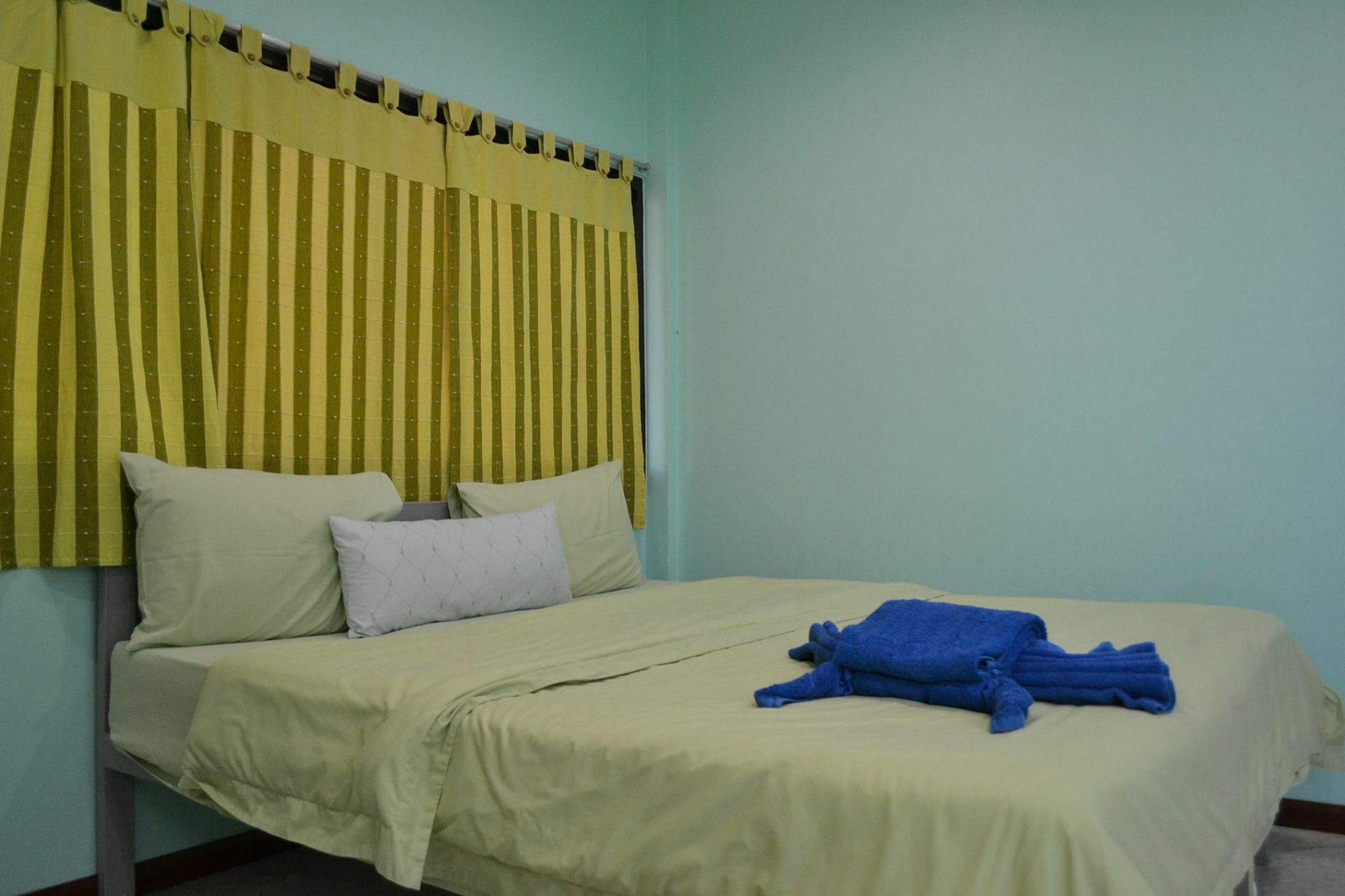 Benjaporn Bungalow Ko Si Chang Exterior photo